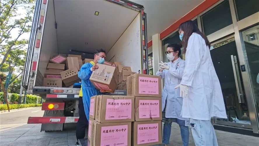 上海玉佛禅寺捐赠价值80万元素斋糕点关爱各区方舱医护