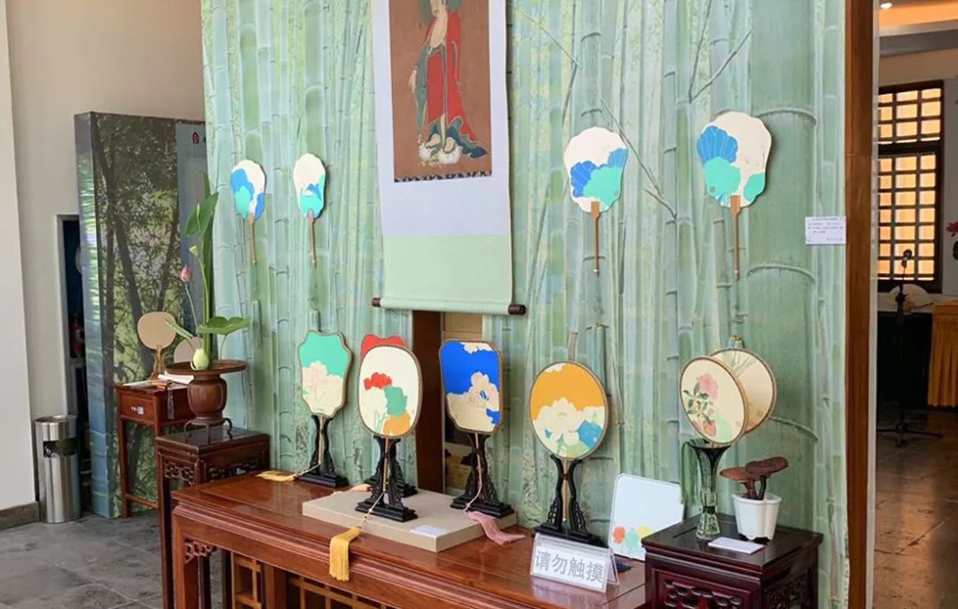 杭州佛学院举办2019夏安居扇画展