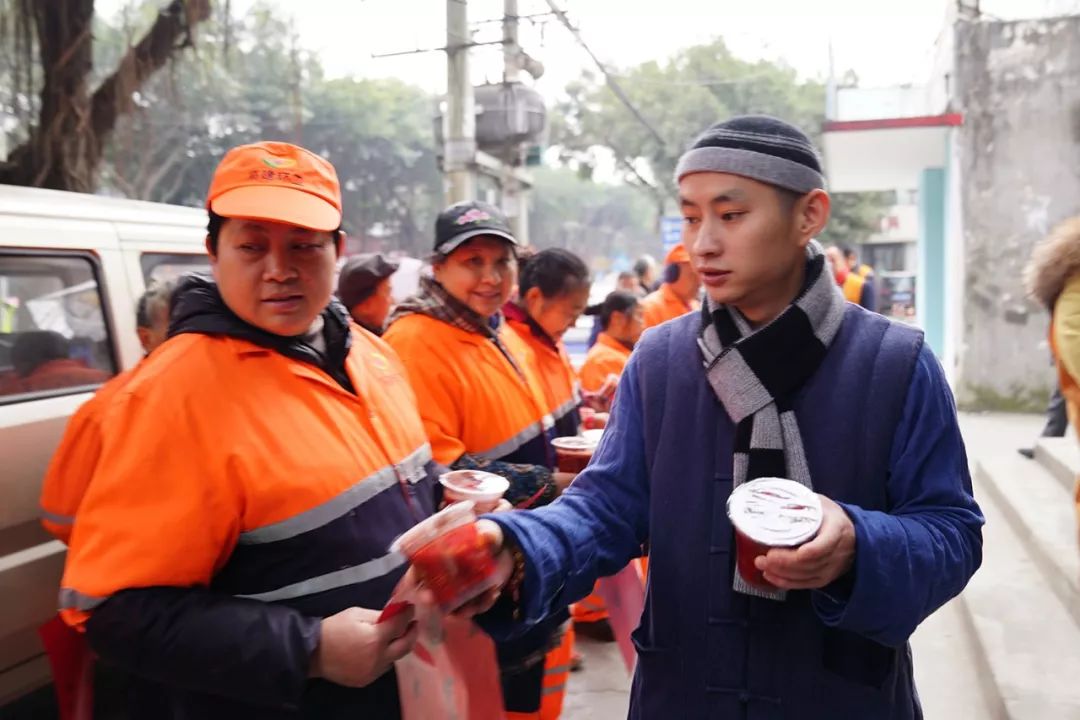 文殊院己亥年腊八奉粥30万份，温暖，欢喜，圆满！