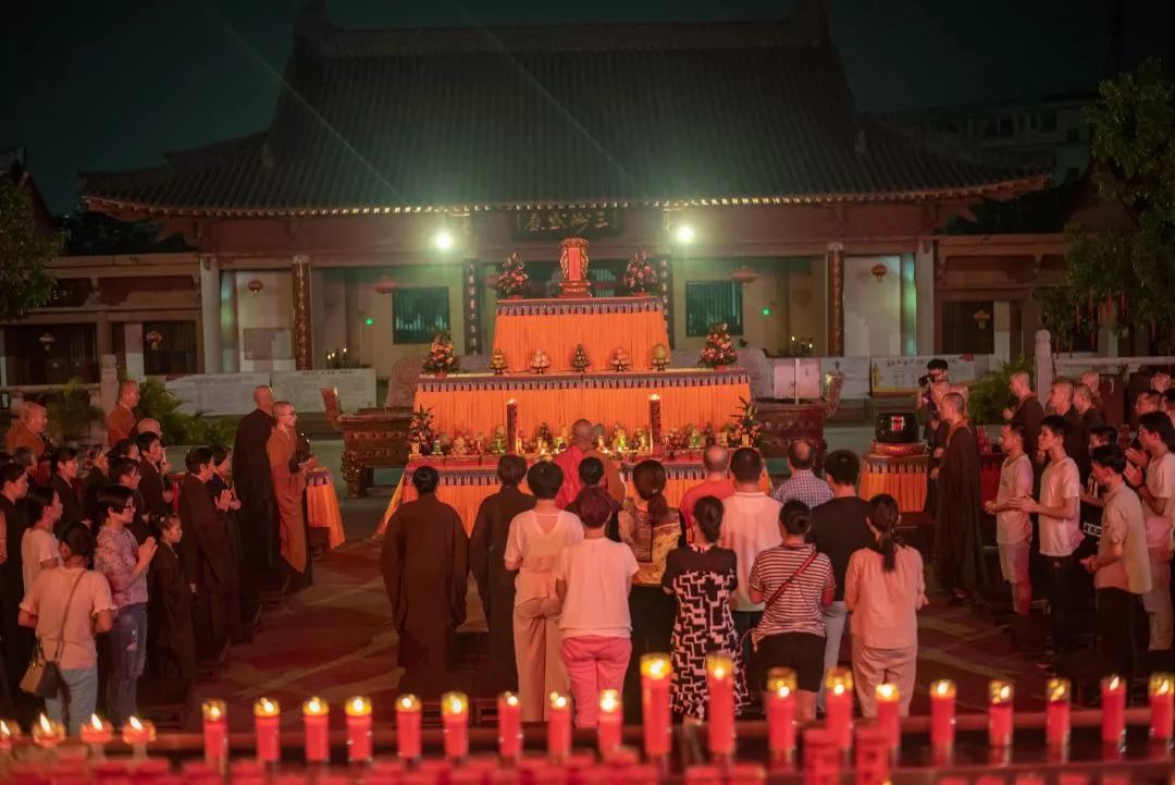 【華嚴善報】中秋佳節，本寺舉行拜月祈福法會暨普茶晚會