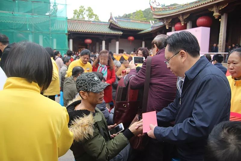 爱心厦门我们一起行动 新年书画慈善行 爱心从厦门佛教界传递
