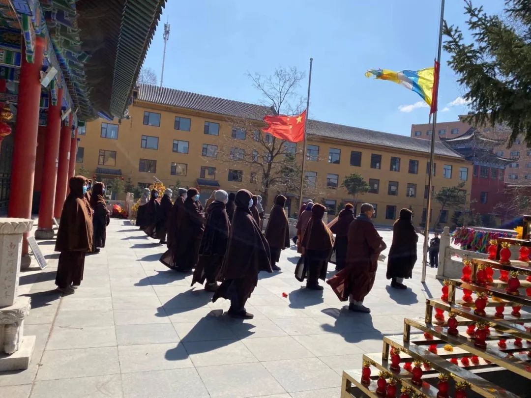菩萨垂泪 春风含悲|吉林省全省佛教活动场所降半旗志哀