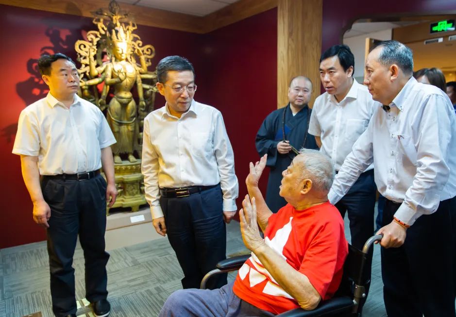 上海市委常委、统战部部长郑钢淼一行调研上海玉佛禅寺