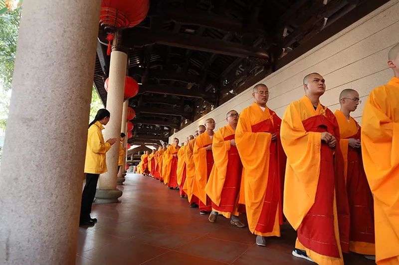 南普陀寺隆重举行己亥年无遮水陆法会熏坛洒净仪式