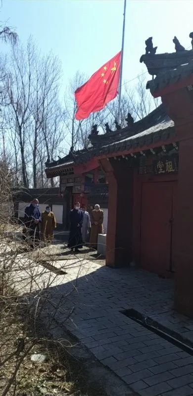 菩萨垂泪 春风含悲|吉林省全省佛教活动场所降半旗志哀