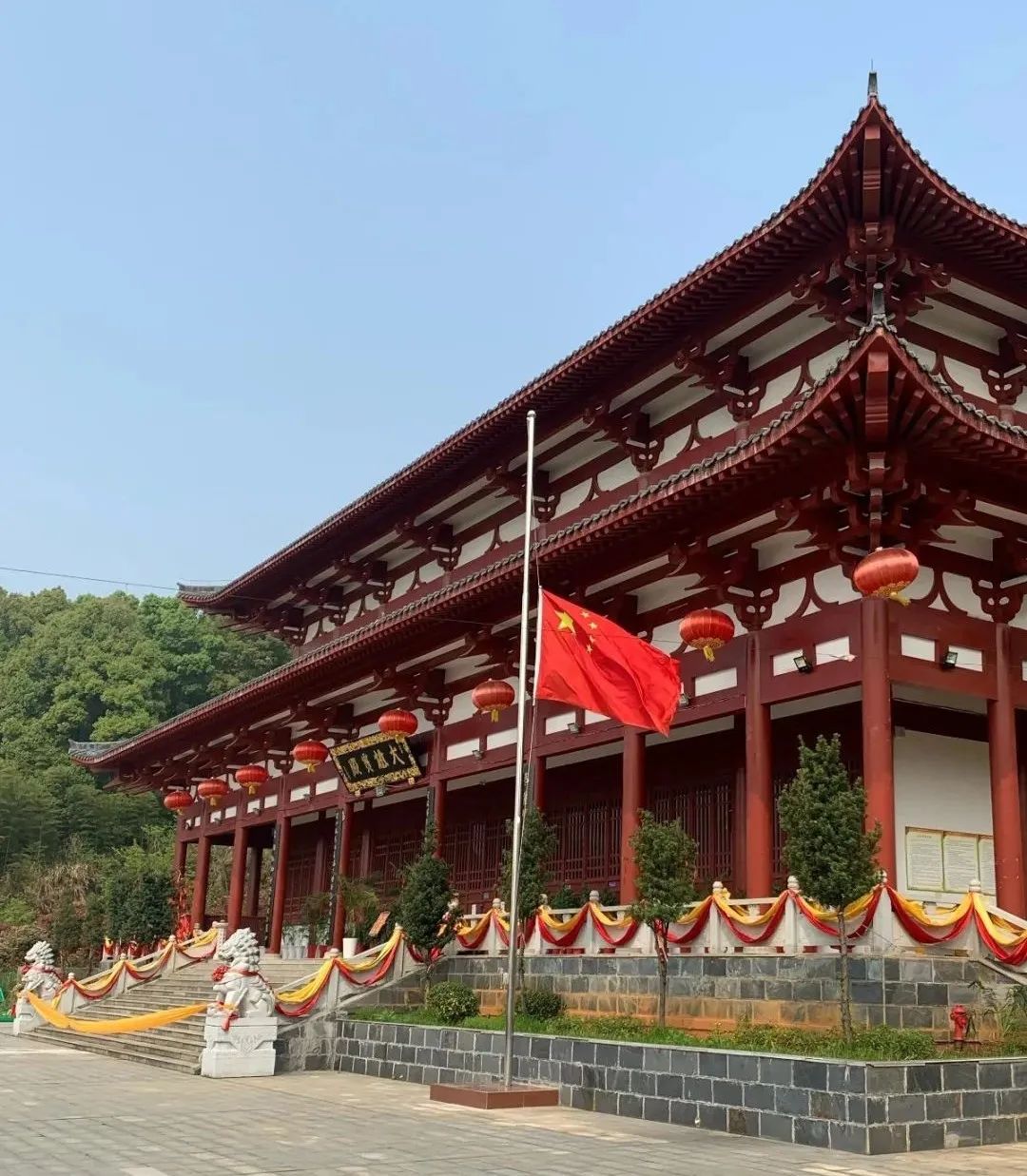 缅怀英烈,悼念同胞 | 湖北省佛教界举行哀悼活动