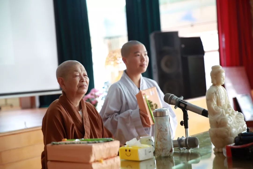 【双语新闻】广东佛学院云门学院 千佛塔寺女众部2019年下学期开学典礼隆重举行