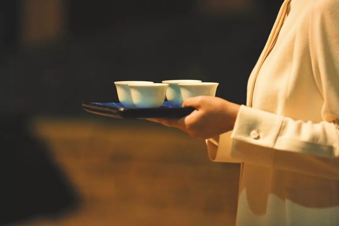 一场凌晨4点的雅聚：每个人都舍不得讲话
