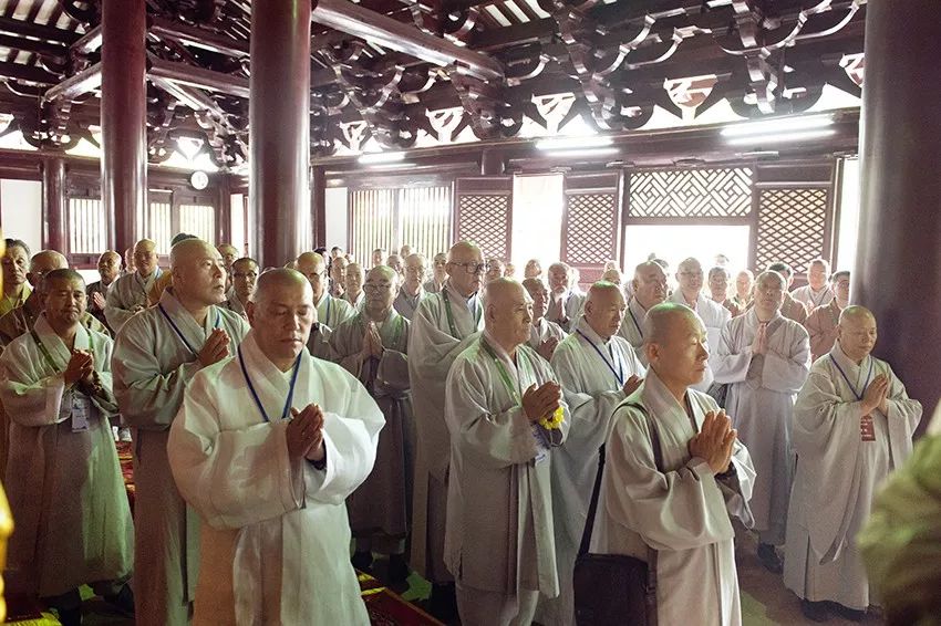 “中韩日佛教友好交流会议”韩日佛教代表团参访广州光孝寺