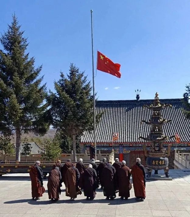 菩萨垂泪 春风含悲|吉林省全省佛教活动场所降半旗志哀