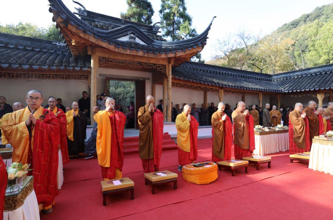 “弘扬生态理念，建设人间净土”2019中国·安吉生态寺院建设论坛在安吉县灵峰讲寺举行