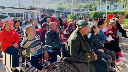 己亥年少林寺广施腊八粥:禅心施福粥,粥香溢全球