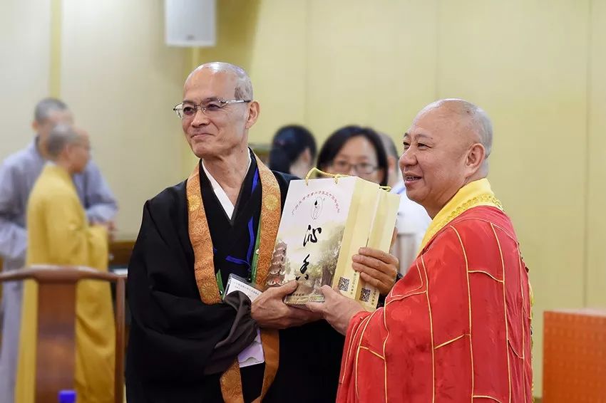 “中韩日佛教友好交流会议”韩日佛教代表团参访广州光孝寺