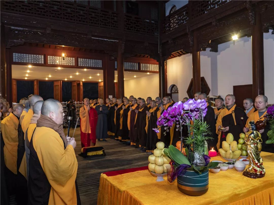 暖动全城！灵隐寺腊八粥开锅熬制 300多家机构一起公益发送