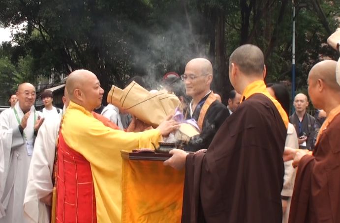 “中韩日佛教友好交流会议”韩日佛教代表团参访广州光孝寺