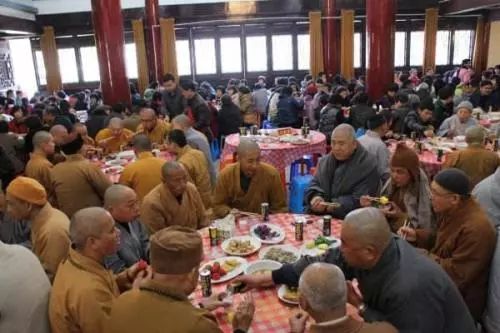 出家人的新年是怎么过的？乡愁和温情中 更多一份风骨与担当