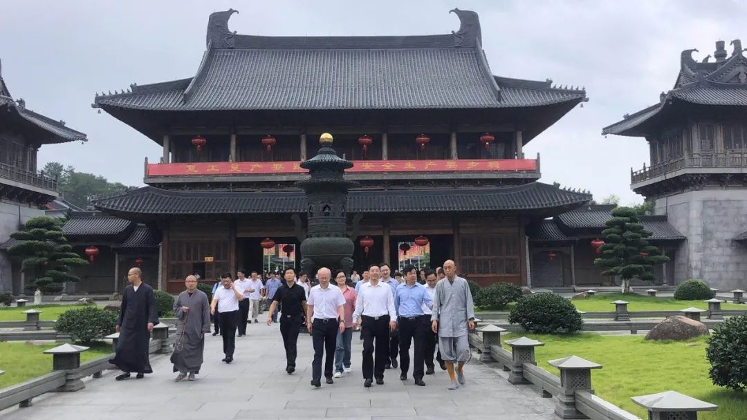 王双全副省长视察浙江奉化雪窦山宗教场所消防安全生产工作