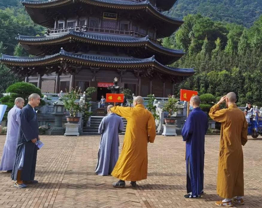 简讯 | 全省宗教活动场所“四进”活动推进会在韶关市云门寺召开