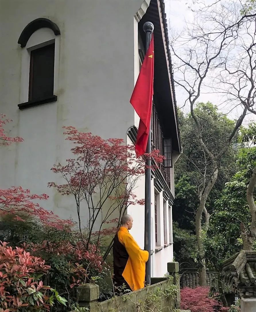 杭州佛教寺院：从紧急双暂停到安全有序开放