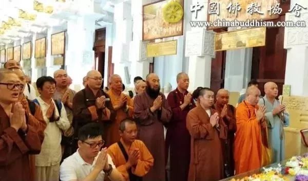 普法法师率中国佛教代表团赴斯里兰卡参加佛牙节庆祝活动