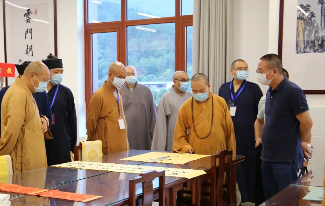 简讯 | 全省宗教活动场所“四进”活动推进会在韶关市云门寺召开