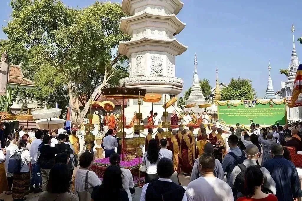 圆满殊胜！南海佛教金边论坛祈祷世界和平法会举行