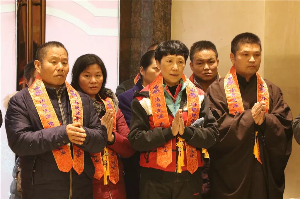 弘法寺隆重举行恭送本焕长老舍利赴湖北黄冈斗方禅寺永久安奉法会