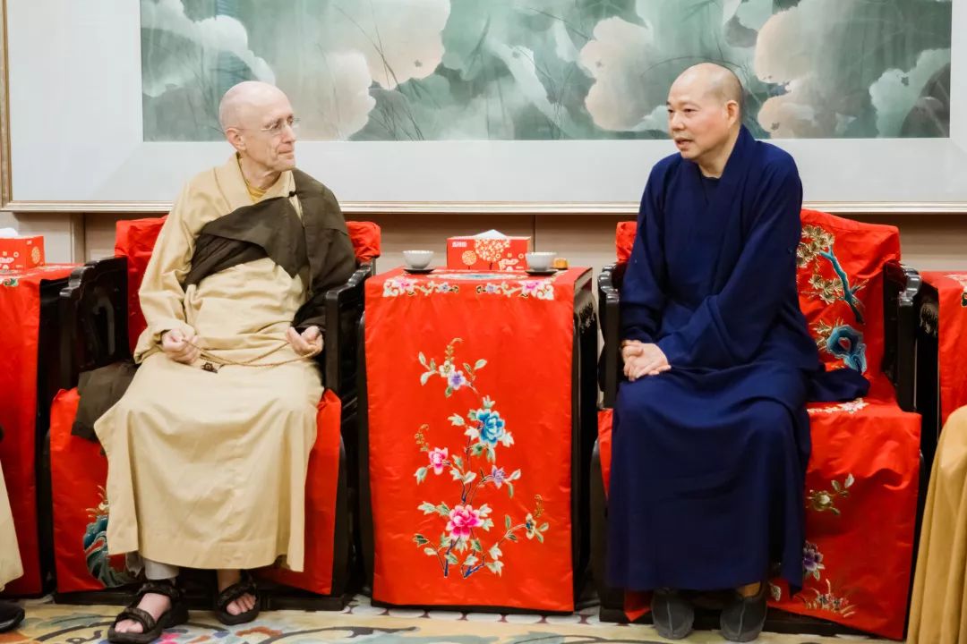 美国旧金山万佛城恒实长老一行参访上海玉佛禅寺