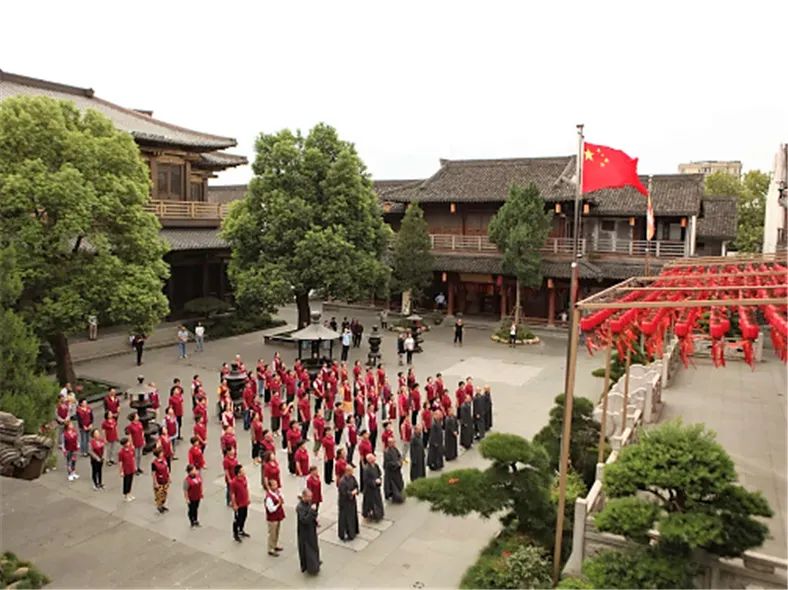 杭州佛教寺院：从紧急双暂停到安全有序开放