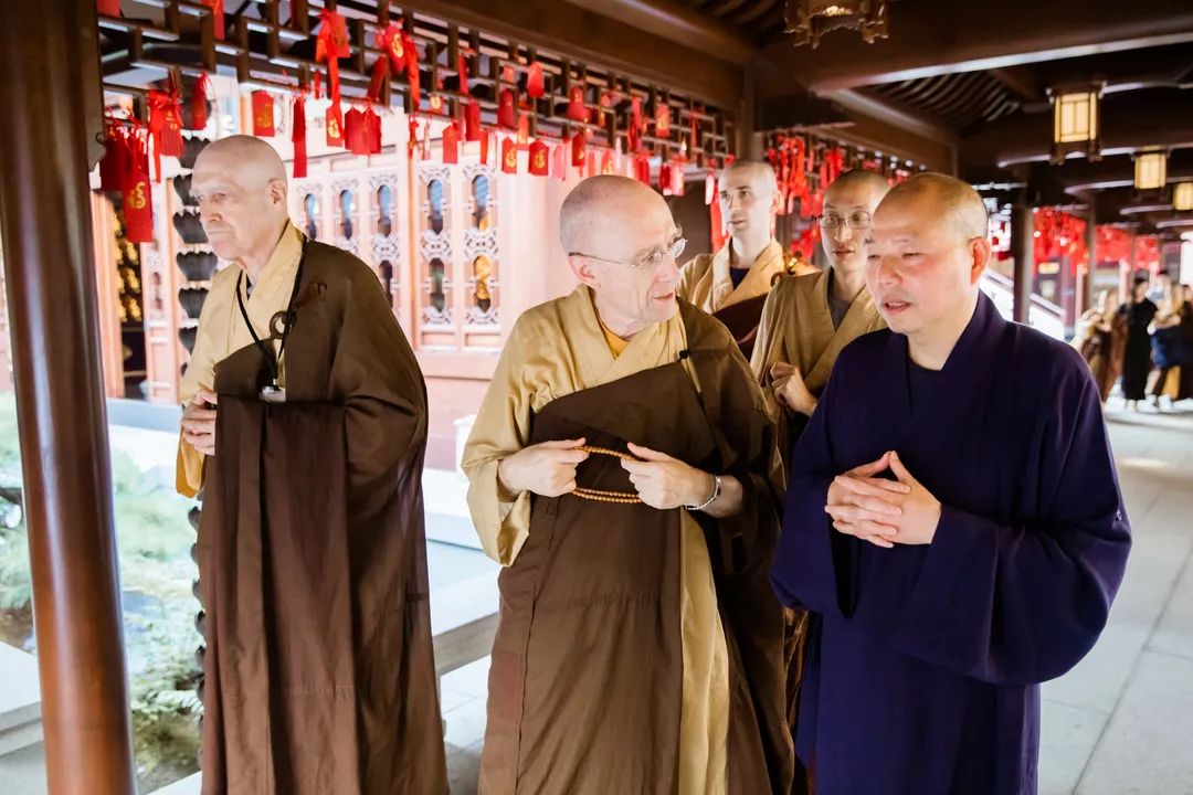 美国旧金山万佛城恒实长老一行参访上海玉佛禅寺