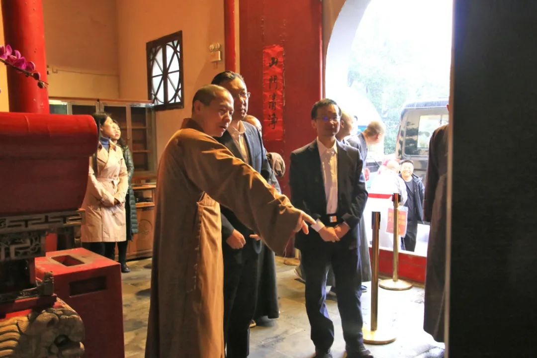 无锡佛教大数据中心启动揭牌仪式在无锡市开原寺举行