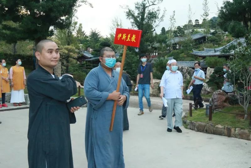 简讯 | 全省宗教活动场所“四进”活动推进会在韶关市云门寺召开