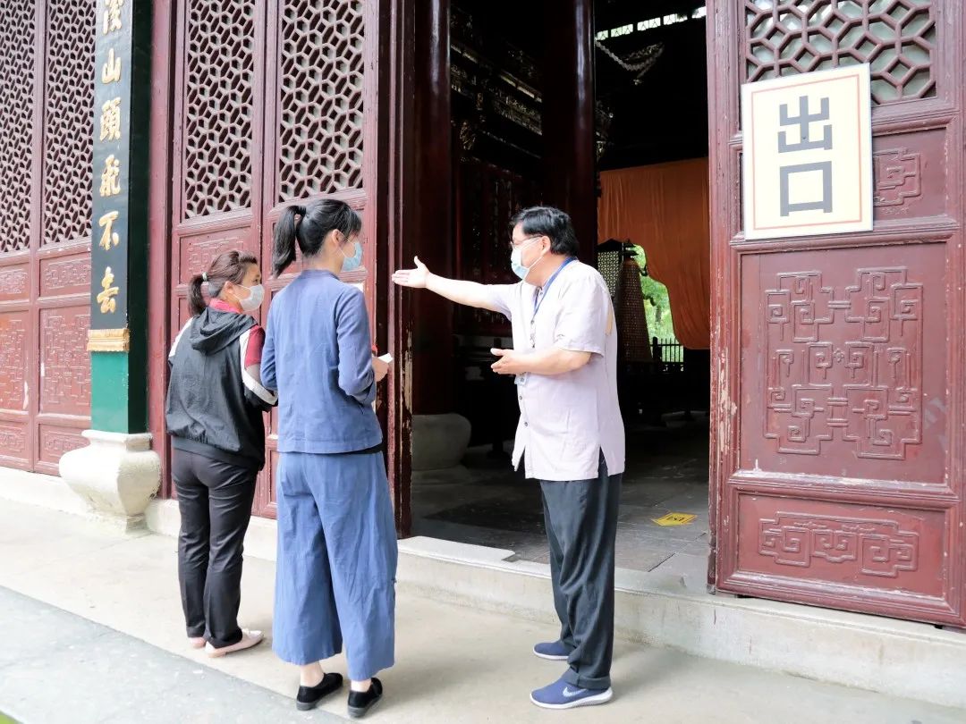 杭州灵隐寺恢复开放 喜迎八方游客 绷紧疫情防控这根弦