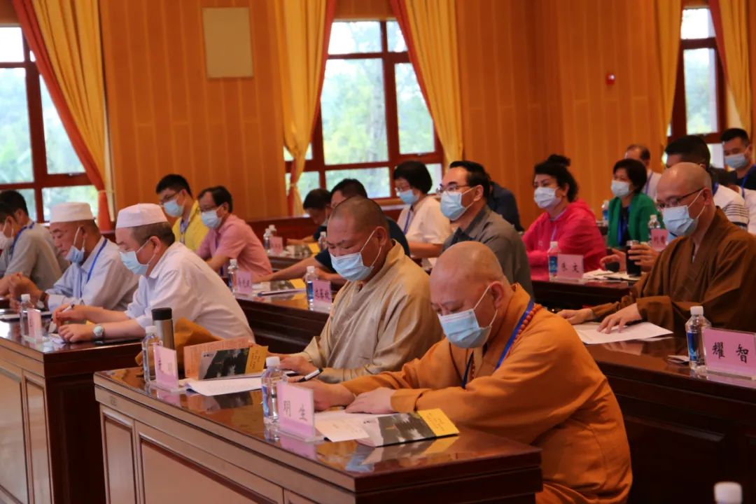 简讯 | 全省宗教活动场所“四进”活动推进会在韶关市云门寺召开